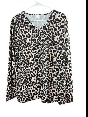 WIHOLL Leopard Print V-Neck Long Sleeve Top - Size Large - NWOT